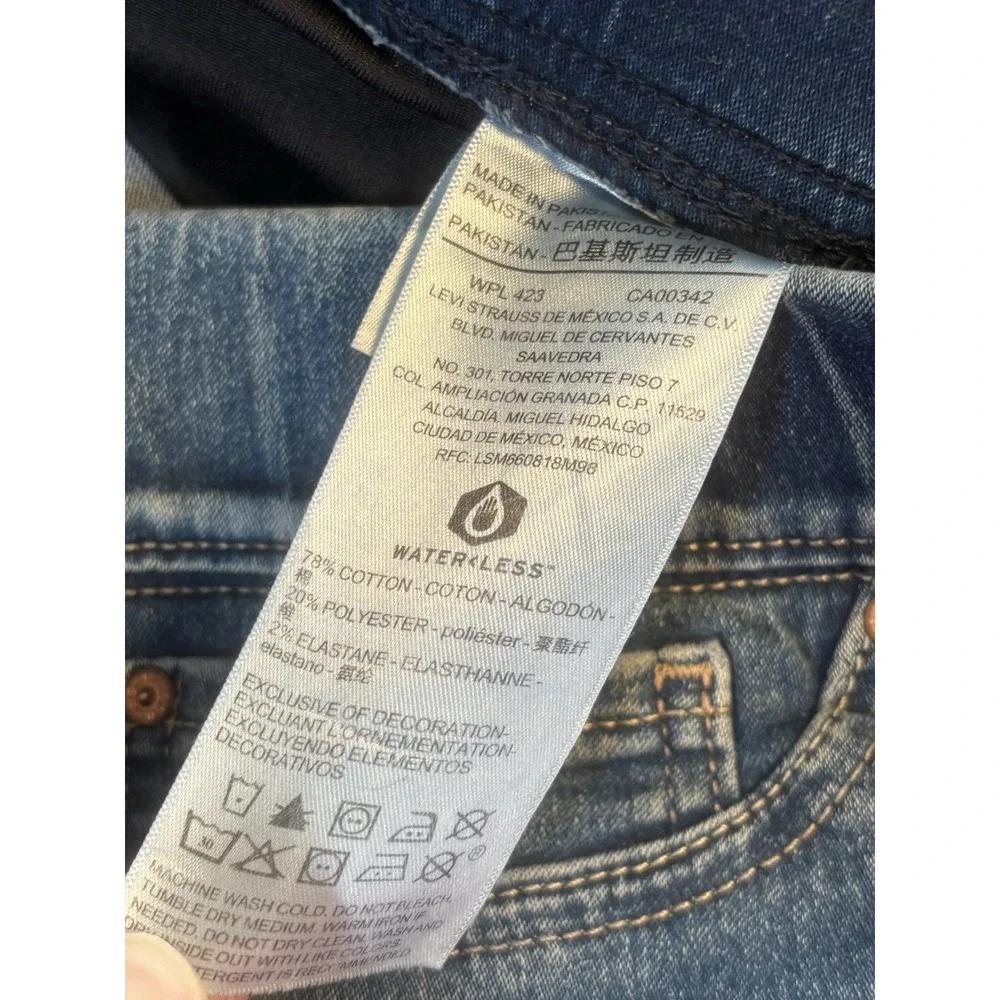 Signature by Levi Strauss tag shows